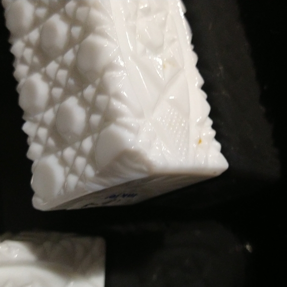 Milk Glass Salt and Pepper Shakers Atomic Pattern - Picture 4 of 11